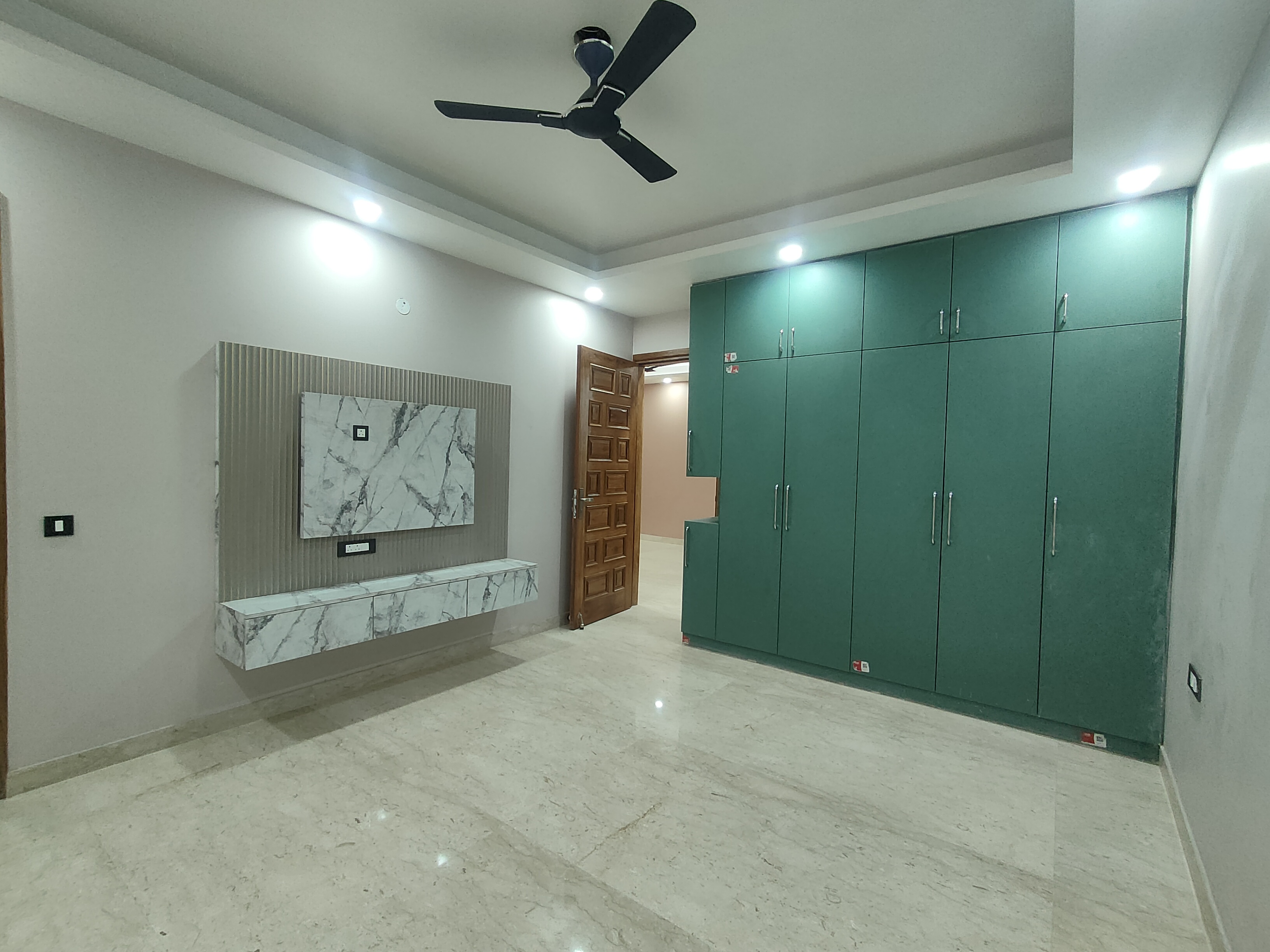 2 BHK Builder Floor For Rent in Sector 45