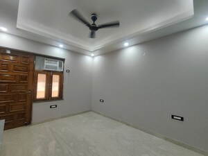 Room in 2 BHK Builder Floor at Sector 45 – for Rent
