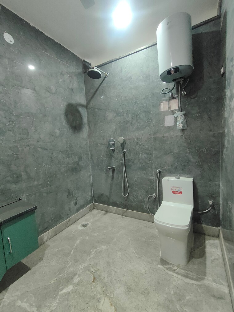 Bathroom, sector 45 2 Bedroom 1200 Sq.Ft. Builder Floor In Sector 45 Gurgaon 9405998