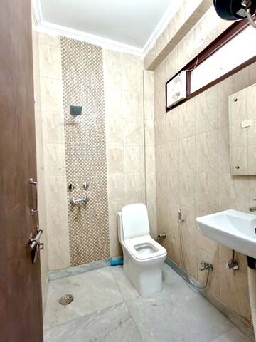 Bathroom in 2 BHK Builder Floor at Sector 47 – for Rent