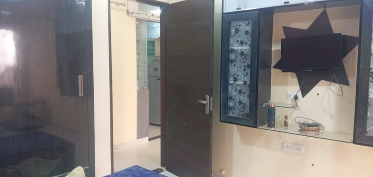 Room, sector 38 3 Bedroom 2186 Sq.Ft. Builder Floor In Sector 38 Gurgaon 9406039