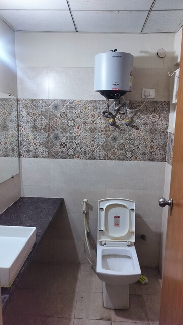 Bathroom in 1 BHK Apartment at Paramount Golfforeste, Zeta I Greater Noida – for Rent