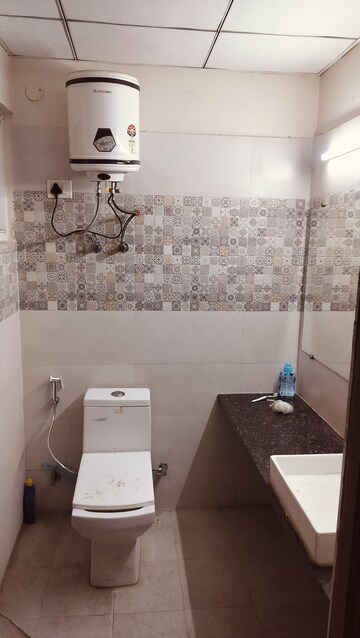 Team Area in 1 BHK Apartment at Paramount Golfforeste, Zeta I Greater Noida – for Rent