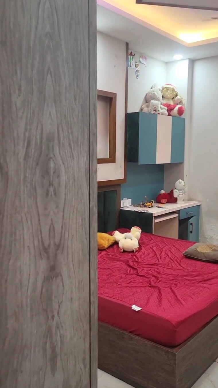 Bedroom, sector 2 3 Bedroom 250 Sq.Yd. Builder Floor In Sector 2 Faridabad 9406169