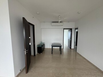 Room in 3.5 BHK Apartment at Celestia Spaces, Parel – for Rent