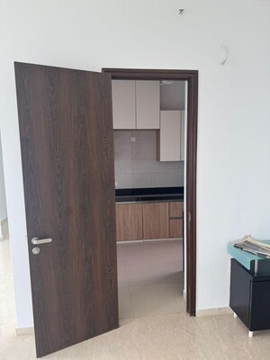 Room in 3.5 BHK Apartment at Celestia Spaces, Parel – for Rent