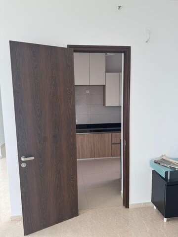 Room in 3.5 BHK Apartment at Celestia Spaces, Parel – for Rent