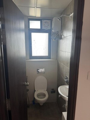 Bathroom in 3.5 BHK Apartment at Celestia Spaces, Parel – for Rent