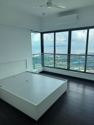 Room in 3.5 BHK Apartment at Celestia Spaces, Parel – for Rent