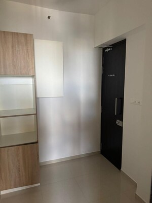 Room in 3.5 BHK Apartment at Celestia Spaces, Parel – for Rent