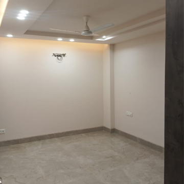 Room in 3 BHK Builder Floor at Chattarpur – for Rent