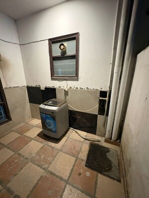 Bathroom in 2 BHK Builder Floor at Gupta Awas, Sector 43 – for Rent