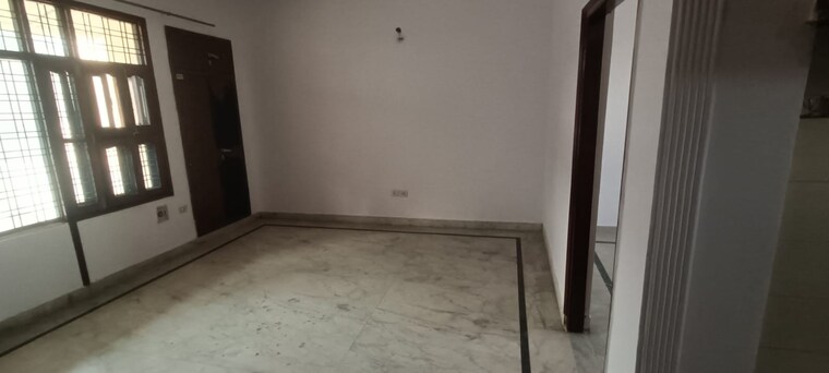 Room, sector 46 1 Bedroom 500 Sq.Ft. Independent House In Sector 46 Gurgaon 9406203