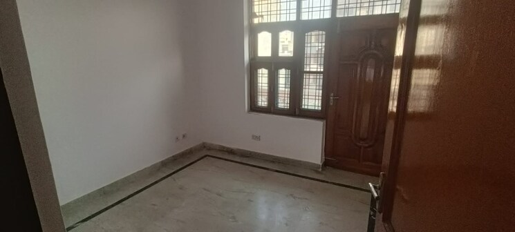 Room, sector 46 1 Bedroom 500 Sq.Ft. Independent House In Sector 46 Gurgaon 9406203