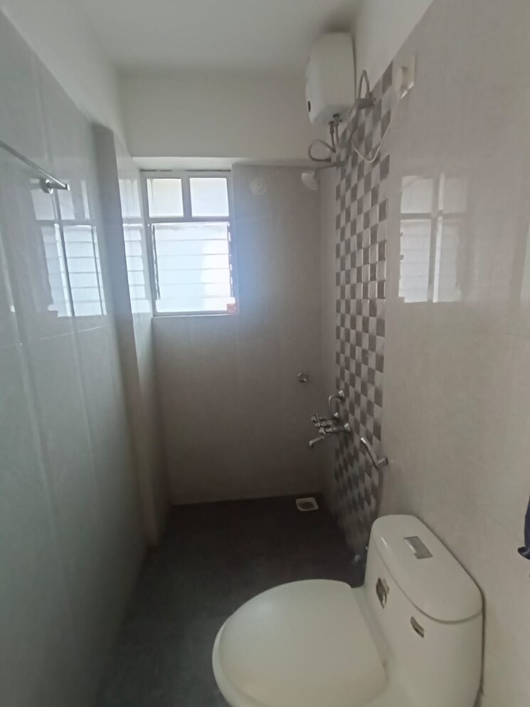 Bathroom, essen-aishwaryam-melody 2.5 Bedroom 1050 Sq.Ft. Apartment In Pradhikaran Pune 9405919