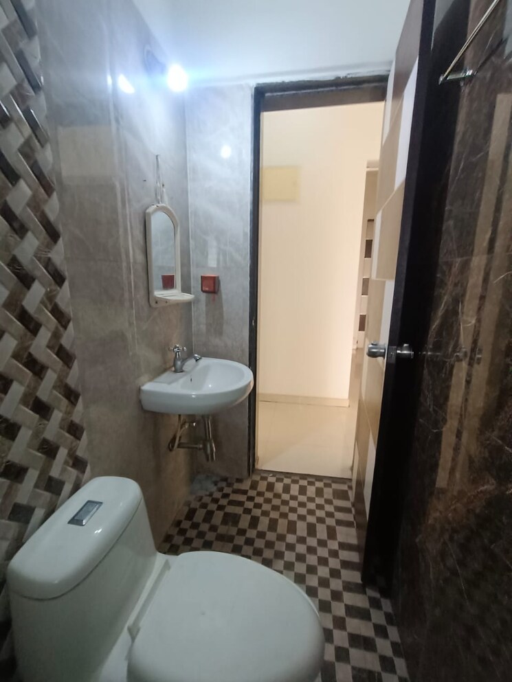Bathroom, essen-aishwaryam-melody 2.5 Bedroom 1050 Sq.Ft. Apartment In Pradhikaran Pune 9405919