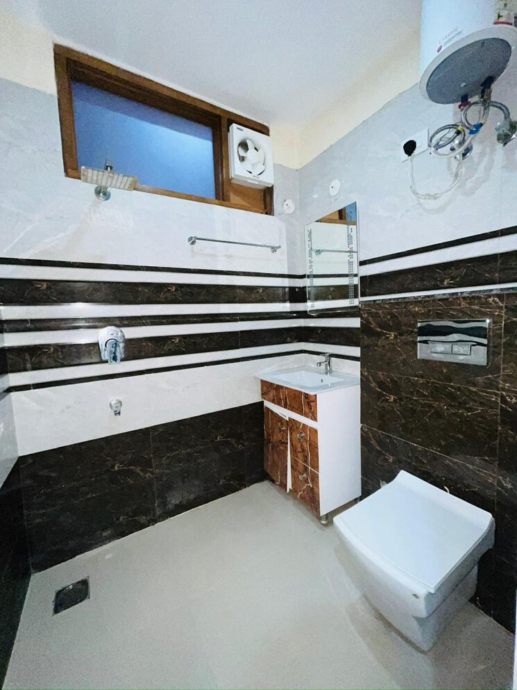 Kitchen, sushant-lok-3 3 Bedroom 200 Sq.Yd. Builder Floor In Sector 57 Gurgaon 9406287