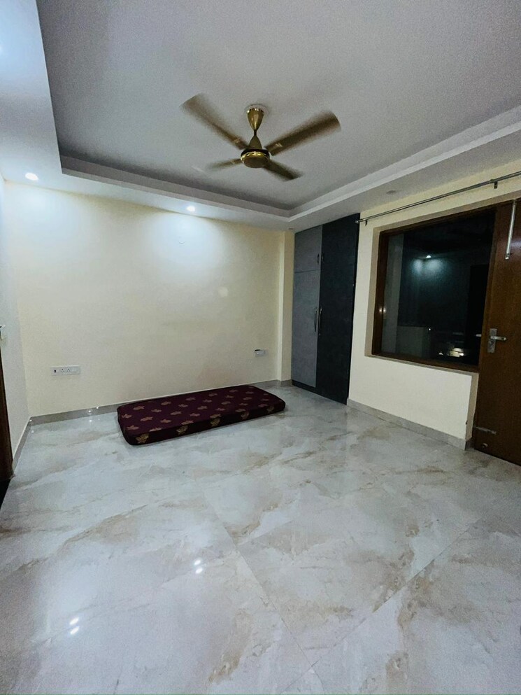 Room, sushant-lok-3 3 Bedroom 200 Sq.Yd. Builder Floor In Sector 57 Gurgaon 9406287