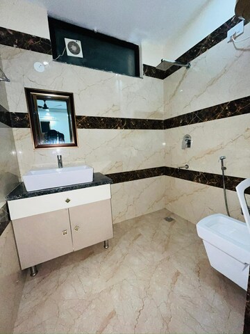 Staircase in 3 BHK Builder Floor at Sushant Lok 3, Sector 57 – for Rent