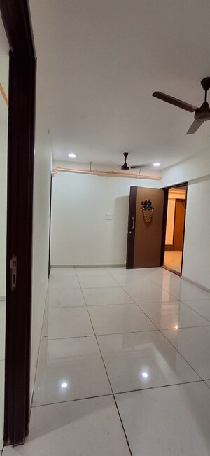 2 BHK Apartment For Rent in Chandak 34 Park Estate, Goregaon West