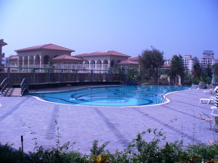 Swimming Pool, brahma-suncity 3.5 Bedroom 1627 Sq.Ft. Apartment In Wadgaon Sheri Pune 9406361