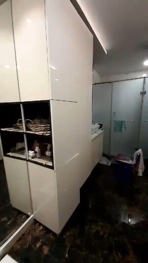 Furnished Amenities in 5 BHK Builder Floor at Sector 31 – for Sale