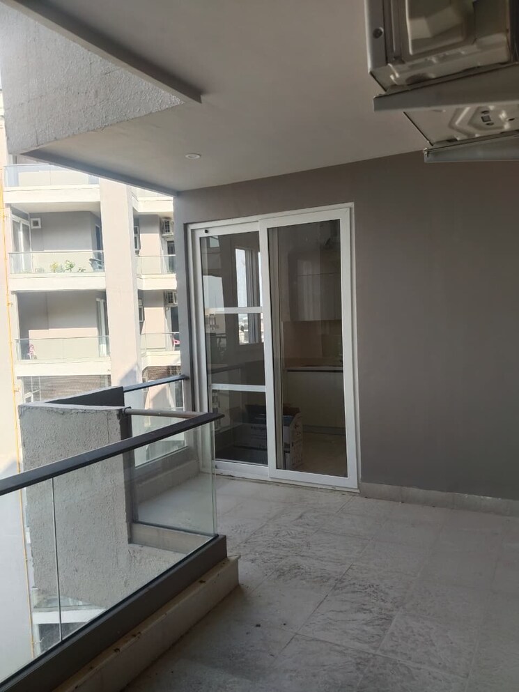 Balcony, trishla-city 3 Bedroom 1800 Sq.Ft. Apartment In Patiala Road Zirakpur 9406306