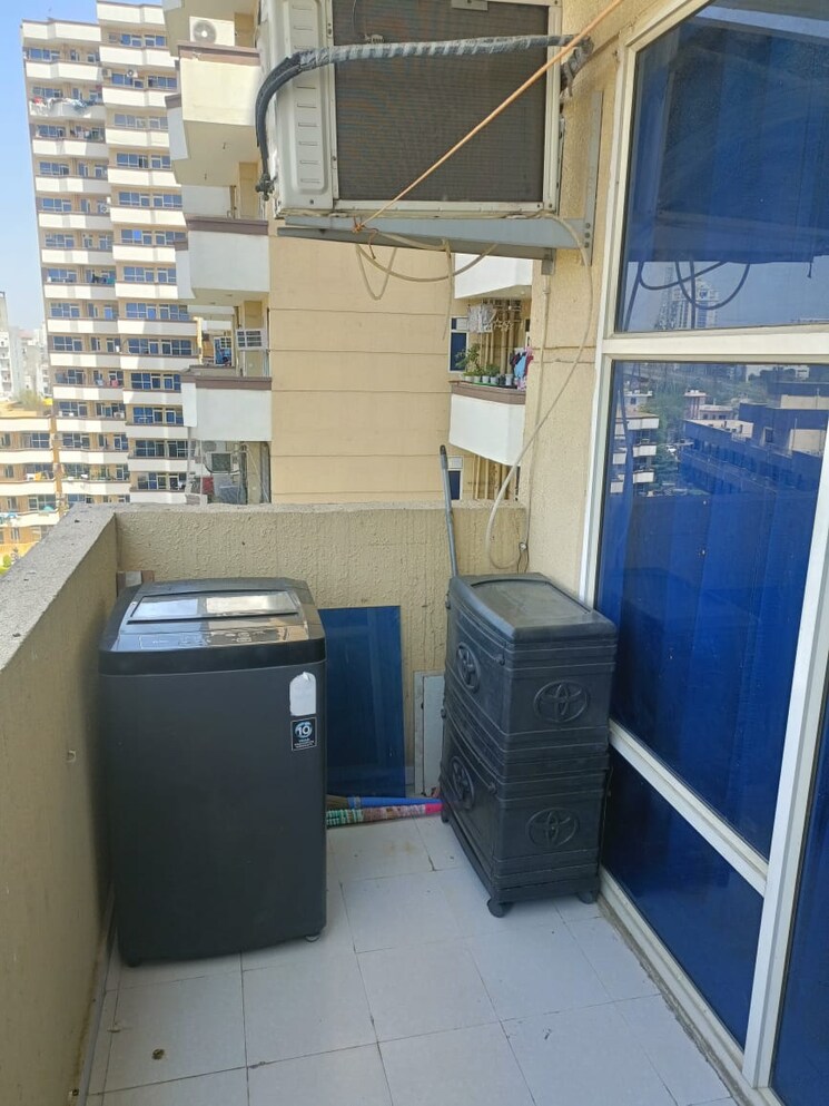 Team Area, pyramid-urban-homes-3 2 Bedroom 698 Sq.Ft. Apartment In Sector 67a Gurgaon 9406358