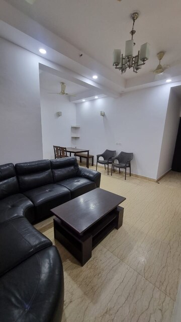 2 BHK Apartment For Rent in Mahagun Moderne, Sector 78