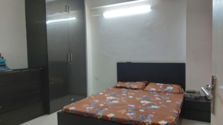 Bedroom, tulip-violet 3 Bedroom 1578 Sq.Ft. Apartment In Sector 69 Gurgaon 9406356