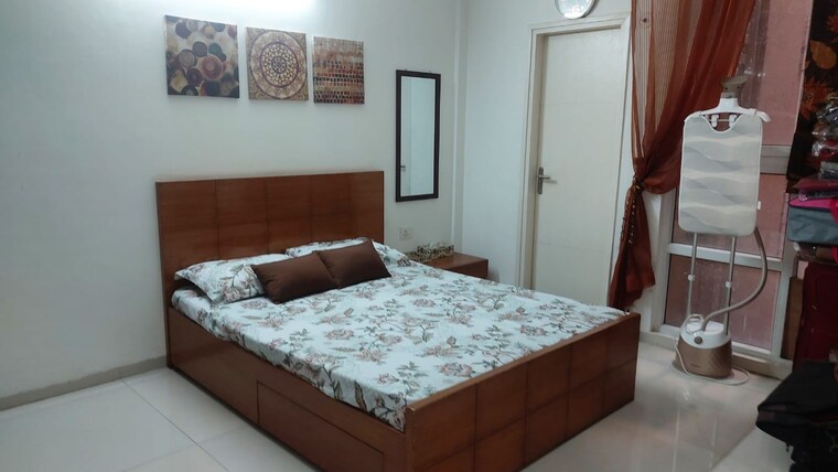 Bedroom, tulip-violet 3 Bedroom 1578 Sq.Ft. Apartment In Sector 69 Gurgaon 9406356