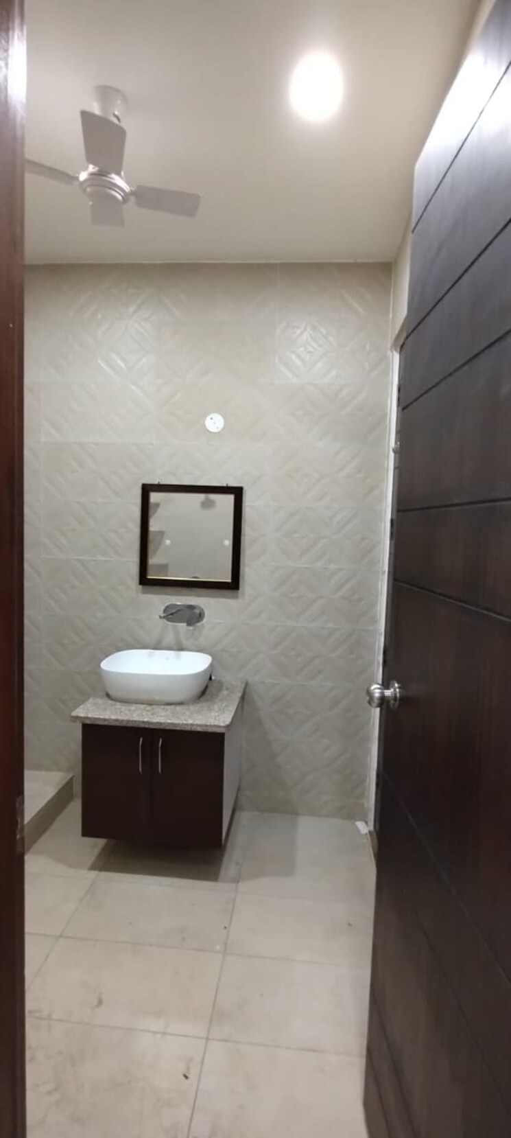 Bathroom, sahastradhara 2 Bedroom 1300 Sq.Ft. Builder Floor In Sahastradhara Dehradun 9406354