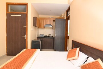 Bedroom in Studio Apartment at Vaishali Nagar – for Rent