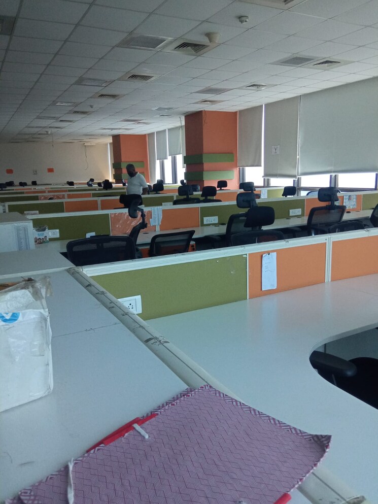 Team Area, platinum-techno-park Commercial Office Space 5530 Sq.Ft. In Vashi Sector 30 Navi Mumbai 9406385