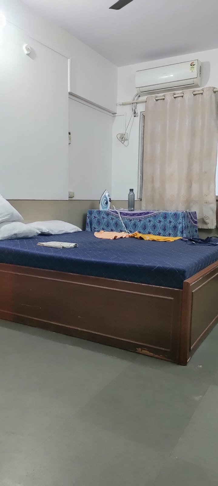 1 BHK + Extra Room Apartment For Rent in Shreeniwas Tower