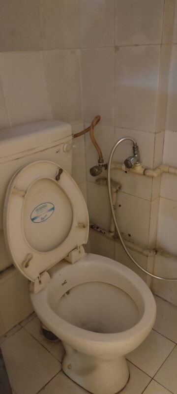 Bathroom in 1 BHK Apartment at Shreeniwas Tower, Lower Parel – for Rent