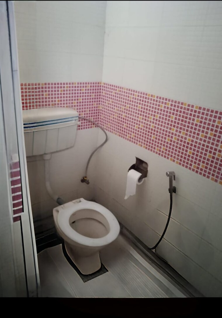 Bathroom, ajc bose road Commercial Office Space 900 Sq.Ft. In Ajc Bose Road Kolkata 9406424