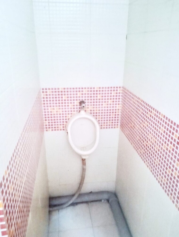 Bathroom, ajc bose road Commercial Office Space 900 Sq.Ft. In Ajc Bose Road Kolkata 9406424