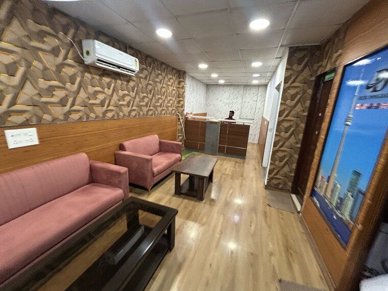 Team Area, sector 17 Commercial Office Space 1600 Sq.Ft. In Sector 17 Chandigarh 9406419