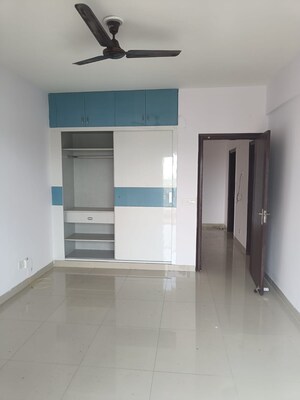 Room in 2.5 BHK Apartment at Eldeco Accolade, Sohna Sector 2 – for Sale