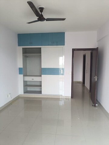 Room in 2.5 BHK Apartment at Eldeco Accolade, Sohna Sector 2 – for Sale