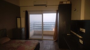 Room in 1 BHK Apartment at Paramount Golfforeste, Zeta I Greater Noida – for Rent