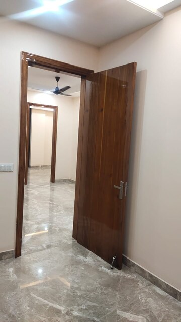 Room in 3 BHK Independent House at Sector 57 – for Sale