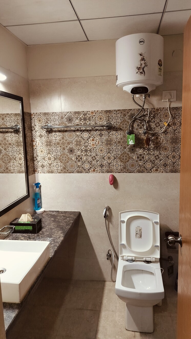 Bathroom, paramount-golfforeste 1 Bedroom 435 Sq.Ft. Apartment In Zeta I Greater Noida Greater Noida 9406538