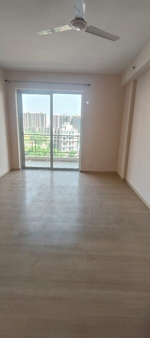 Room in 3 BHK Apartment at DLF New Town Heights III, Sector 91 – for Sale