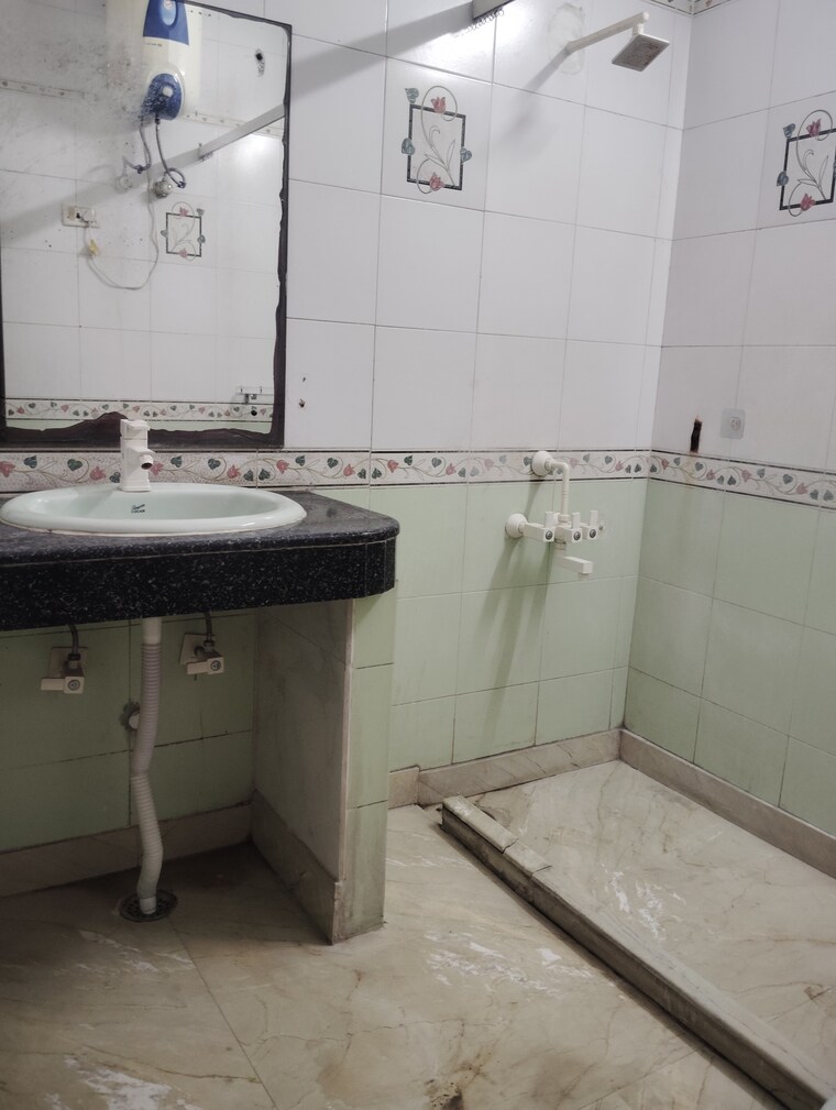 Kitchen, sector 46 3 Bedroom 1550 Sq.Ft. Builder Floor In Sector 46 Noida 9406566