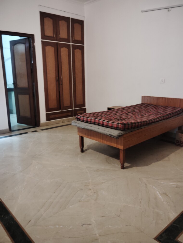 Bedroom, sector 46 3 Bedroom 1550 Sq.Ft. Builder Floor In Sector 46 Noida 9406566