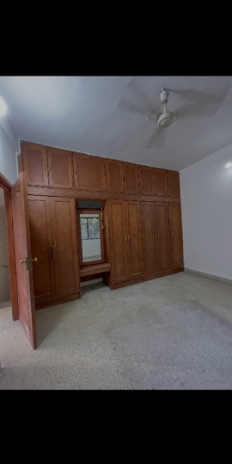 Room, swargate 2 Bedroom 1200 Sq.Ft. Apartment In Swargate Pune 9406594