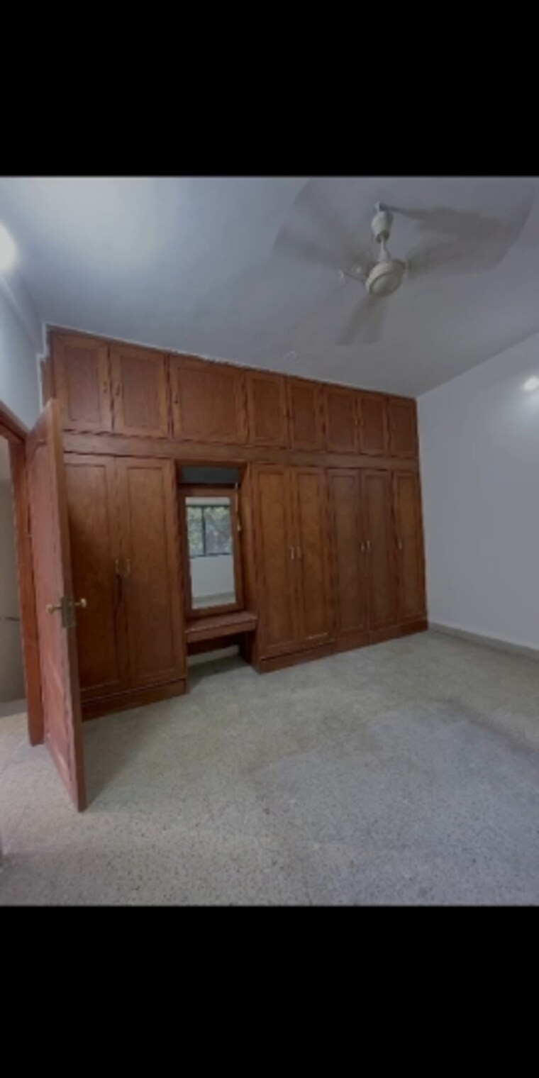 Room, swargate 2 Bedroom 1200 Sq.Ft. Apartment In Swargate Pune 9406594