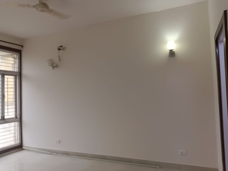 Room, sector 57 3 Bedroom 180 Sq.Ft. Independent House In Sector 57 Gurgaon 9406572